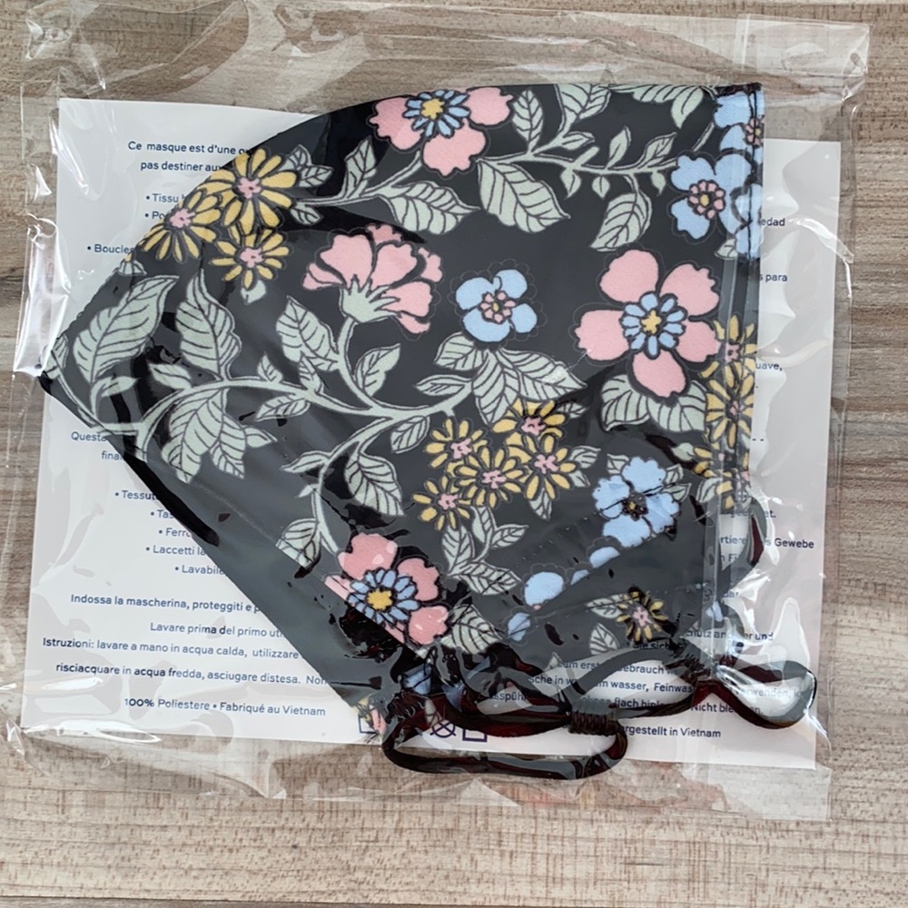 ❤️ Tory Burch Floral Printed Face Mask New in Packaging 💐